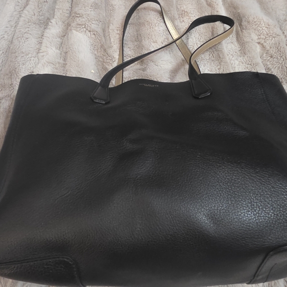 Tory Burch Perry Tote In Black Smooth/ Pebbled Leather. Never Used - Picture 4 of 16